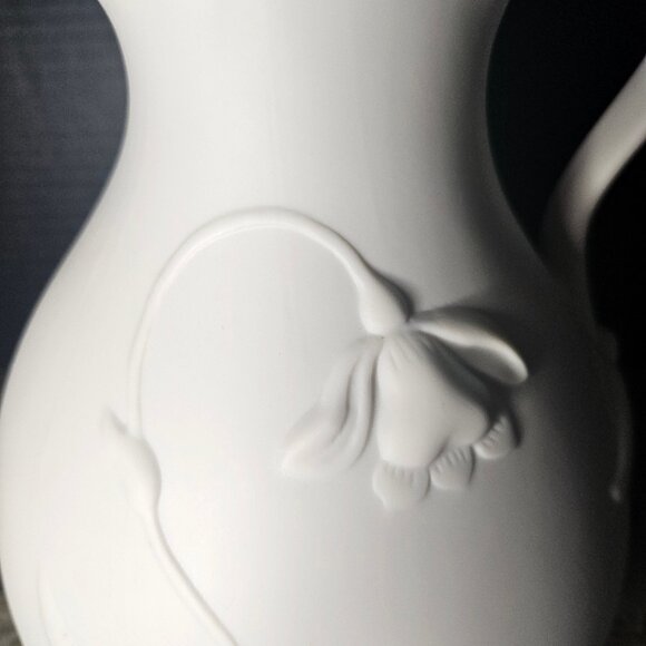 1993 Metropolitan Museum of Art MMA Jonquil White Bisque Parian Pitcher - Picture 4 of 13